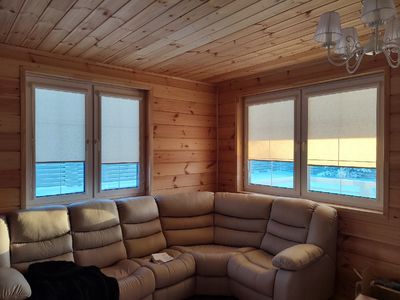 Рулонные шторы системы Роллайт 2 в загородном доме